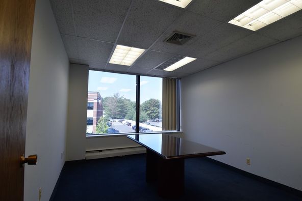 18 North Main Street, West Hartford, CT 06107